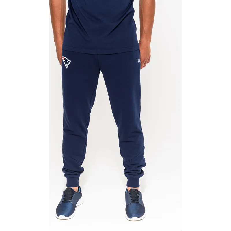 pantaloni-pantalon-lung-albastru-track-pant-de-new-england-patriots-nfl-de-new-era pantaloni-pantalon-lung-albastru-track-pant-de-new-england-patriots-nfl-de-new-era