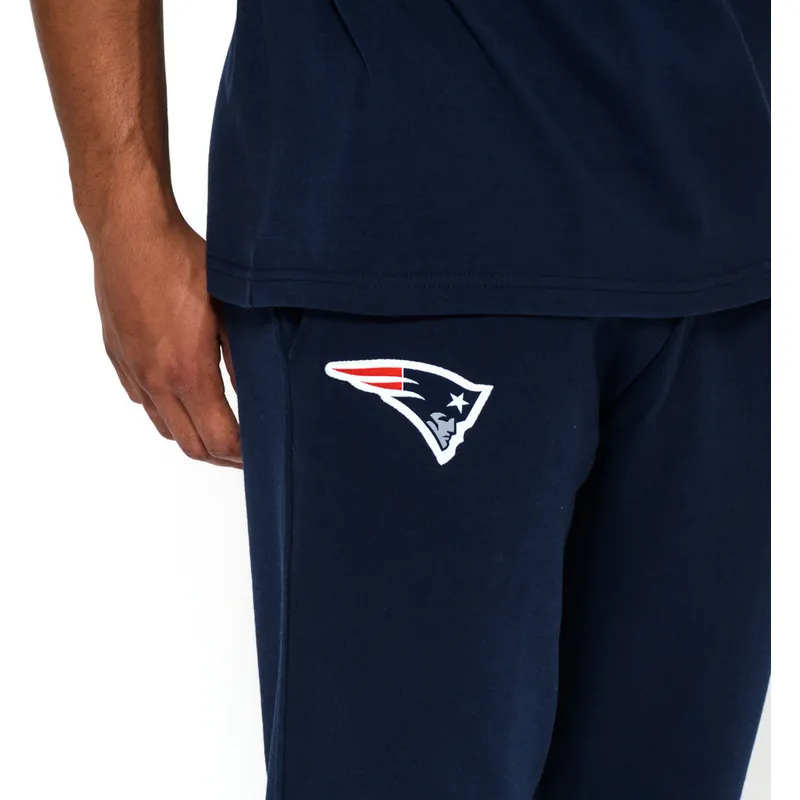 pantaloni-pantalon-lung-albastru-track-pant-de-new-england-patriots-nfl-de-new-era pantaloni-pantalon-lung-albastru-track-pant-de-new-england-patriots-nfl-de-new-era