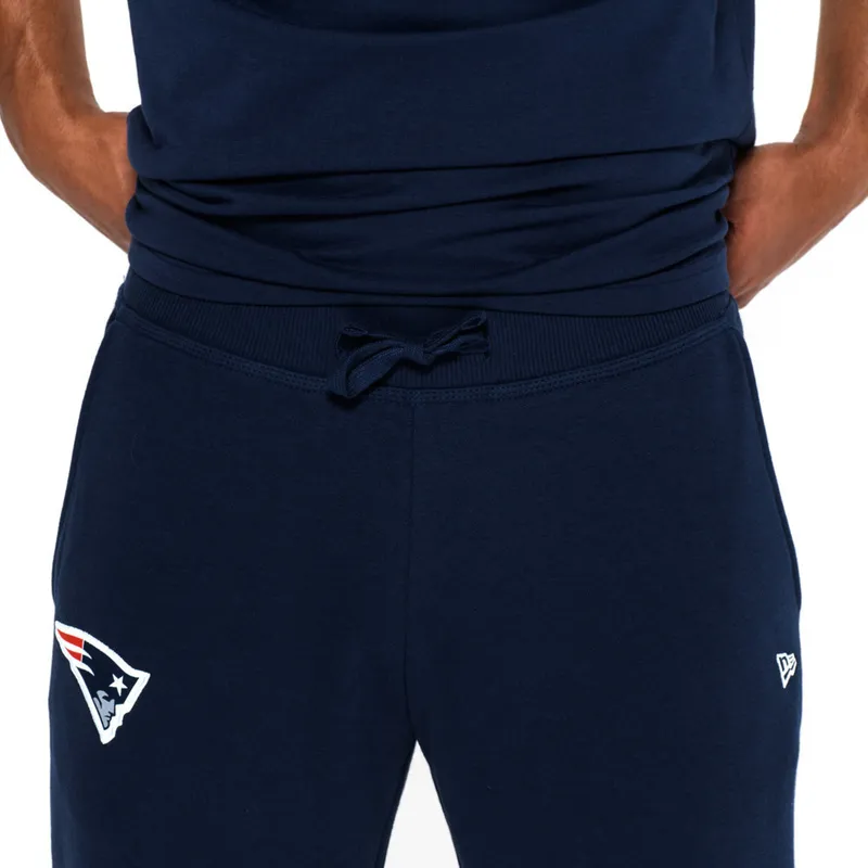 pantaloni-pantalon-lung-albastru-track-pant-de-new-england-patriots-nfl-de-new-era pantaloni-pantalon-lung-albastru-track-pant-de-new-england-patriots-nfl-de-new-era