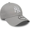 cap-curbata-gray-adjustable-strap-9forty-essential-de-new-york-yankees-mlb-de-new-era