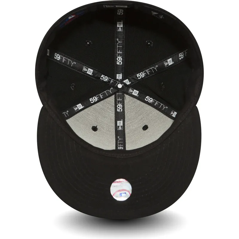 cappello-piatto-nero-aderente-59fifty-black-on-black-dei-new-york-yankees-mlb-di-new-era