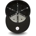 cappellino-piatto-nero-aderente-59fifty-essential-dei-new-york-yankees-mlb-di-new-era