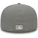 casquette-plate-grise-ajustee-avec-logo-blanc-59fifty-essential-new-york-yankees-mlb-new-era