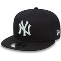 new-era-flat-brim-white-logo-9fifty-essential-new-york-yankees-mlb-navy-blue-snapback-cap