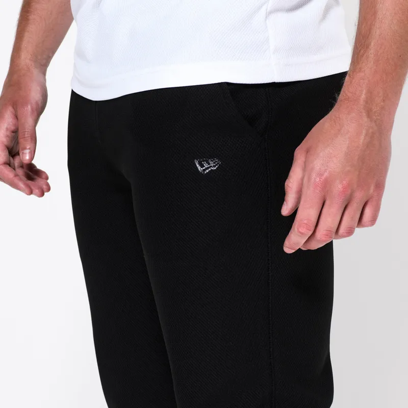 pantaloni-pantalon-lung-negru-jogger-stealth-de-new-york-yankees-mlb-de-new-era pantaloni-pantalon-lung-negru-jogger-stealth-de-new-york-yankees-mlb-de-new-era