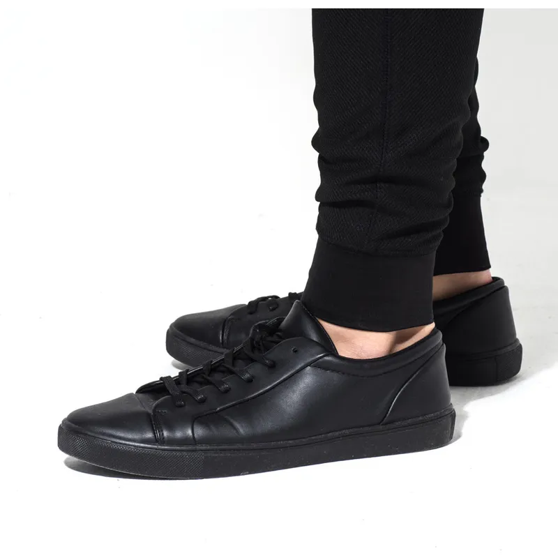 pantaloni-pantalon-lung-negru-jogger-stealth-de-new-york-yankees-mlb-de-new-era pantaloni-pantalon-lung-negru-jogger-stealth-de-new-york-yankees-mlb-de-new-era