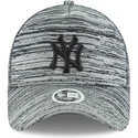 epci-curbata-gri-snapback-ajustable-9forty-engineered-fit-de-new-york-yankees-mlb-de-new-era