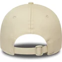 casquette-courbee-creme-ajustable-9twenty-takeaway-new-era