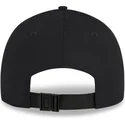 casquette-courbee-noire-ajustable-avec-logo-noir-9forty-rubber-patch-manchester-united-football-club-new-era