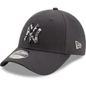 epci-curbata-gri-reglabila-9forty-camo-infill-de-new-york-yankees-mlb-de-new-era