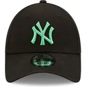 casquette-courbee-noire-ajustable-avec-logo-vert-9forty-league-essential-new-york-yankees-mlb-new-era