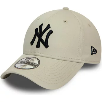 New Era Curved Brim Youth 9FORTY League Essential New York Yankees MLB Beige Adjustable Cap