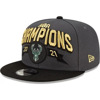 Gorra plana gris y negra snapback 9FIFTY Champions de Milwaukee Bucks NBA de New Era