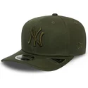 epci-curbata-verzior-snapback-9fifty-stretch-snap-league-essential-de-new-york-yankees-mlb-de-new-era