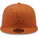 epci-plata-maro-snapback-9fifty-league-essential-de-los-angeles-dodgers-mlb-de-new-era