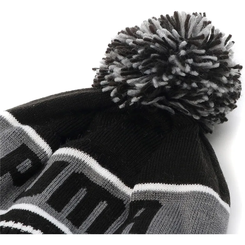 caciuli-pompon-negru-de-puma