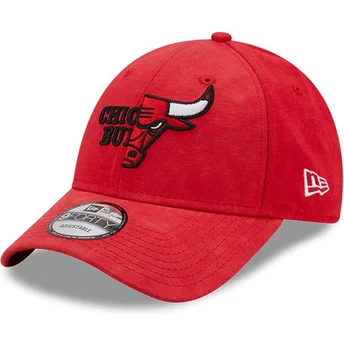 New Era Curved Brim 9FORTY Washed Pack Split Logo Chicago Bulls NBA Red Adjustable Cap