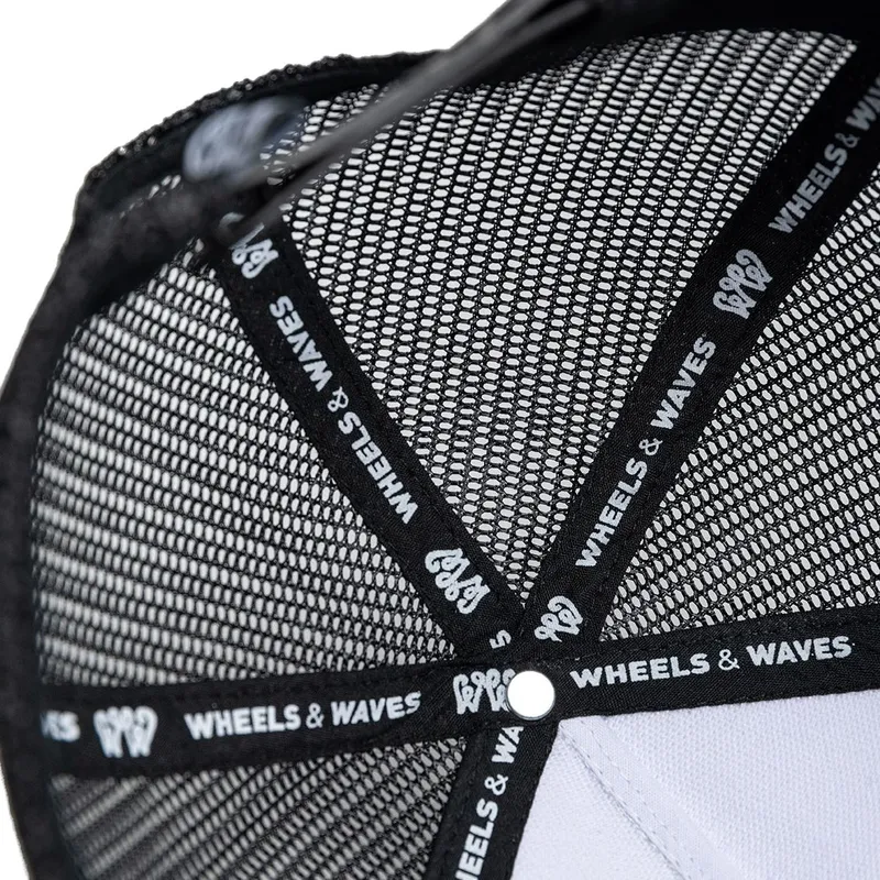 epci-curbata-negru-snapback-nuts-bw-ww26-de-wheels-and-waves