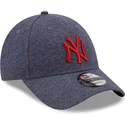 casquette-courbee-grise-ajustable-avec-logo-rouge-9forty-pull-essential-new-york-yankees-mlb-new-era