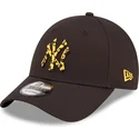 new-era-9forty-seasonal-infill-verstellbare-schwarze-kappe-mit-gelbem-logo-der-new-york-yankees-mlb