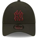 epci-curbata-negru-snapback-9forty-neon-pack-repreve-de-new-york-yankees-mlb-de-new-era
