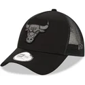 czapka-trucker-czarna-z-czarnym-logo-9forty-a-frame-tonal-chicago-bulls-nba-new-era