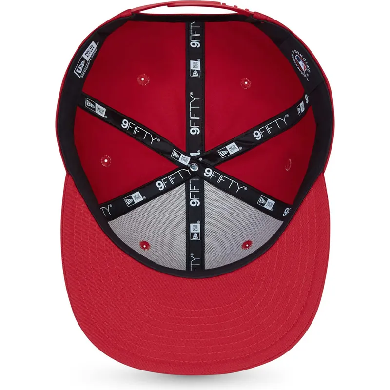 cappellino-piatto-rosso-snapback-9fifty-essential-dei-new-york-yankees-mlb-di-new-era