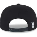 cappellino-piatto-nero-snapback-9fifty-essential-dei-los-angeles-lakers-nba-di-new-era
