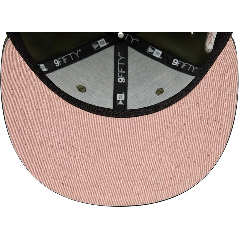 gorra-plana-verde-snapback-con-logo-rosa-9fifty-side-patch-de-chicago-white-sox-mlb-de-new-era