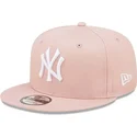 epci-plata-roz-snapback-9fifty-league-essential-de-new-york-yankees-mlb-de-new-era