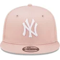 epci-plata-roz-snapback-9fifty-league-essential-de-new-york-yankees-mlb-de-new-era