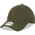 epci-curbata-verzior-snapback-9forty-league-essential-de-new-york-yankees-mlb-de-new-era