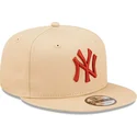 epci-plata-bej-snapback-9fifty-league-essential-de-new-york-yankees-mlb-de-new-era