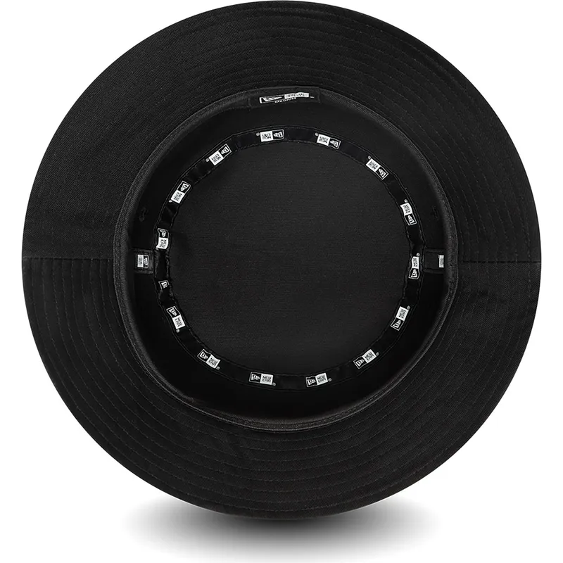 bucket-svart-essential-fran-new-era