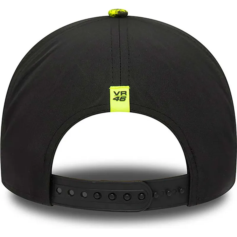 epci-curbata-galben-snapback-valentino-rossi-vr46-9forty-all-over-print-de-valentino-rossi-vr46-motogp-de-new-era