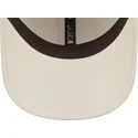 verstellbare-beige-9forty-linen-curved-cap-der-new-york-yankees-mlb-von-new-era