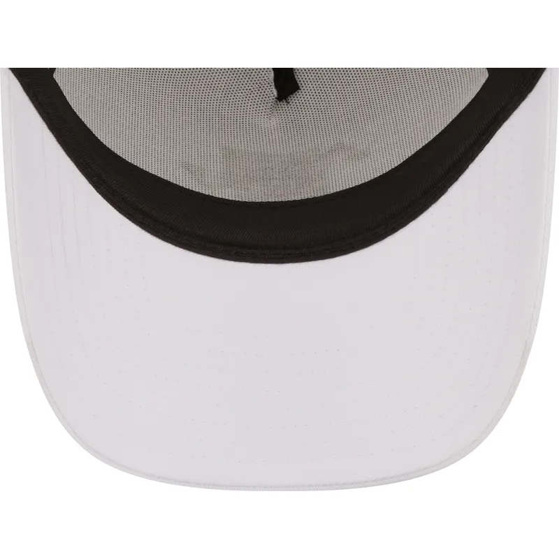 epci-curbata-camionagiu-alb-snapback-a-frame-de-bob-esponja-de-new-era