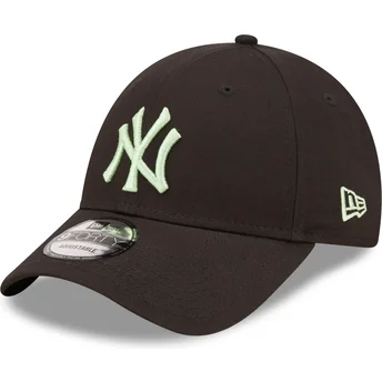 Cap curbată black adjustable strap 9FORTY League Essential de New York Yankees MLB de New Era