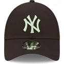 cappellino-curvo-nero-regolabile-con-logo-verde-9forty-league-essential-di-new-york-yankees-mlb-di-new-era