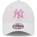 epci-curbata-alb-reglabila-rosa-9forty-league-essential-de-new-york-yankees-mlb-de-new-era