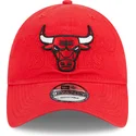 rote-verstellbare-gebogene-kappe-9twenty-draft-edition-2023-der-chicago-bulls-nba-von-new-era