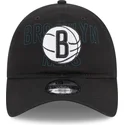 verstellbare-schwarze-curved-cap-9twenty-draft-edition-2023-der-brooklyn-nets-nba-von-new-era