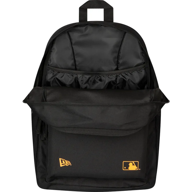 rucsacuri-negru-delaware-outline-de-new-york-yankees-mlb-de-new-era rucsacuri-negru-delaware-outline-de-new-york-yankees-mlb-de-new-era