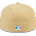 epci-plata-bej-fitted-rosa-59fifty-seam-stitch-de-new-york-yankees-mlb-de-new-era