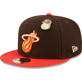 Braune und rote anliegende 59FIFTY Flatcap The Elements Fire Pin der Miami Heat NBA von New Era
