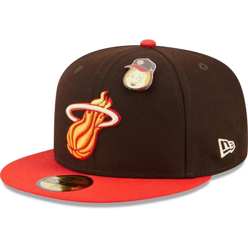cappello-piatto-marrone-e-rosso-aderente-59fifty-the-elements-fire-pin-dei-miami-heat-nba-di-new-era