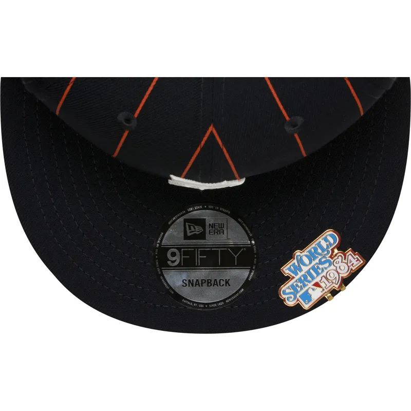 cappello-piatto-blu-marino-snapback-9fifty-pinstripe-visor-clip-di-detroit-tigers-mlb-di-new-era