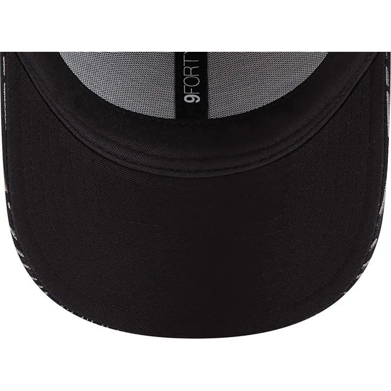 epci-curbata-negru-reglabila-9forty-reflective-visor-de-valentino-rossi-vr46-motogp-de-new-era epci-curbata-negru-reglabila-9forty-reflective-visor-de-valentino-rossi-vr46-motogp-de-new-era
