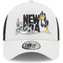 epci-curbata-bej-snapback-a-frame-de-bugs-bunny-y-pato-lucas-looney-tunes-de-new-era