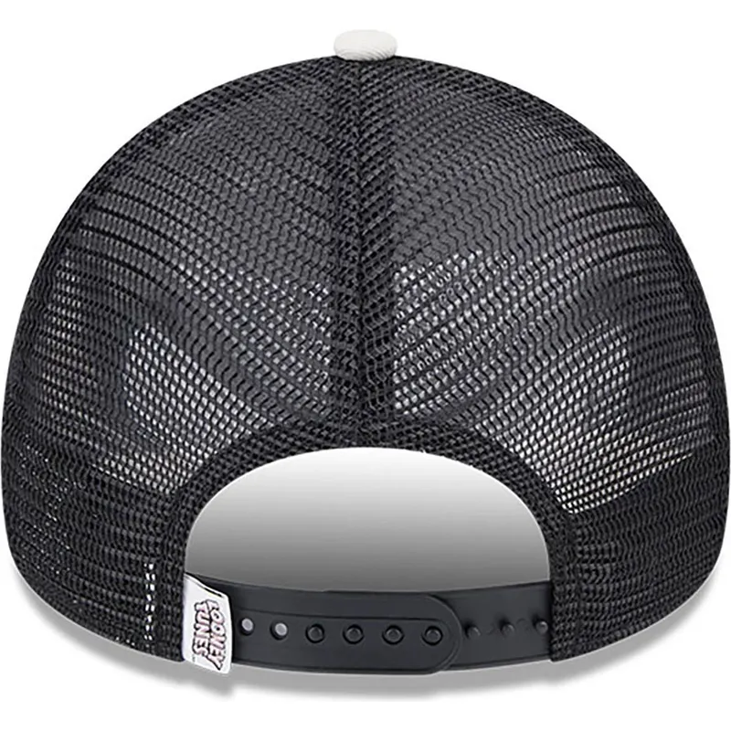 epci-curbata-bej-snapback-a-frame-de-bugs-bunny-y-pato-lucas-looney-tunes-de-new-era